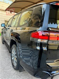 تۆیۆتا لاند کروزەر